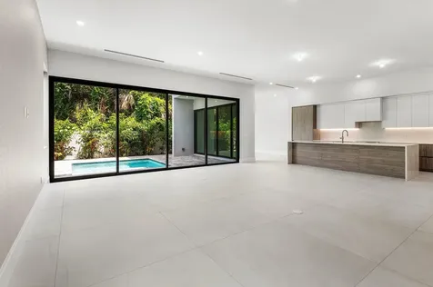 207 SE 5th Street Delray Beach FL 33483