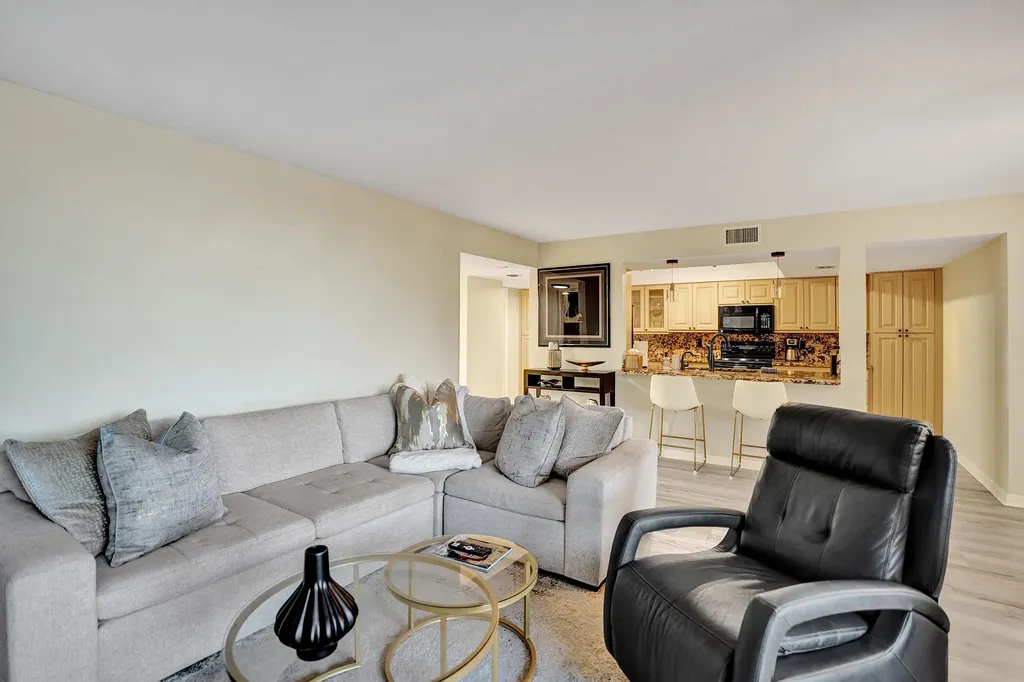 2455 Lindell Boulevard Delray Beach FL 33444