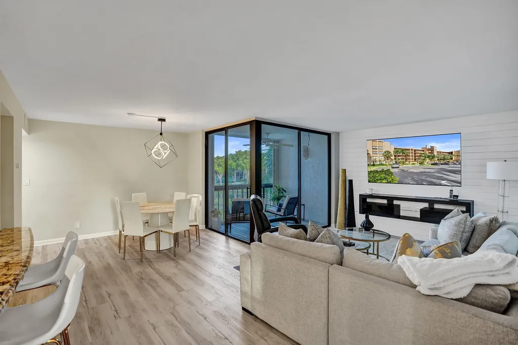 2455 Lindell Boulevard Delray Beach FL 33444