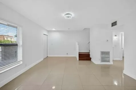 7506 NW 75th Street Tamarac FL 33321