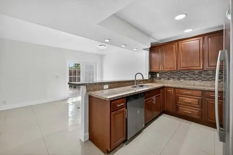 7506 NW 75th Street Tamarac FL 33321