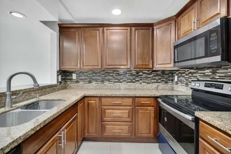 7506 NW 75th Street Tamarac FL 33321