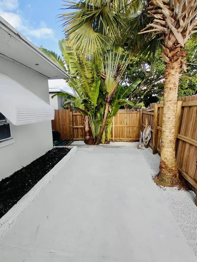413 SE 20th Street Fort Lauderdale FL 33316