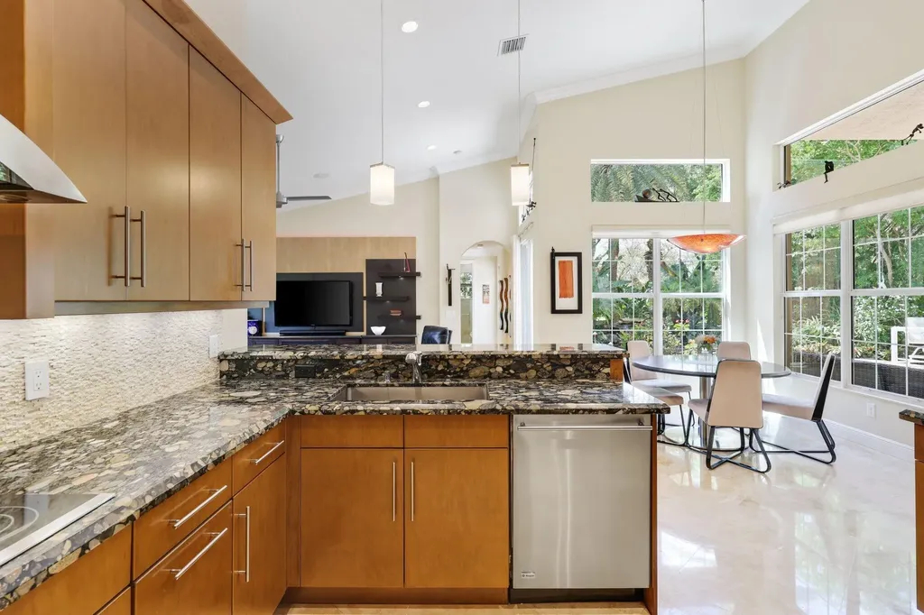 11879 Fox Hill Circle Boynton Beach FL 33473