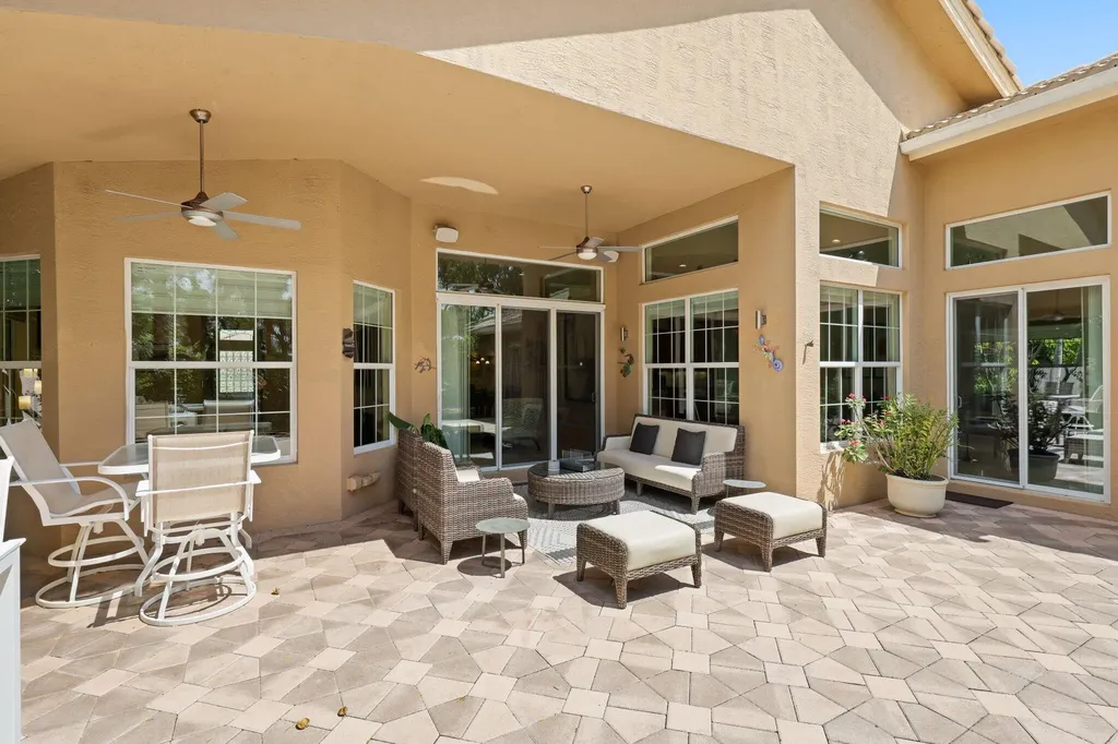11879 Fox Hill Circle Boynton Beach FL 33473