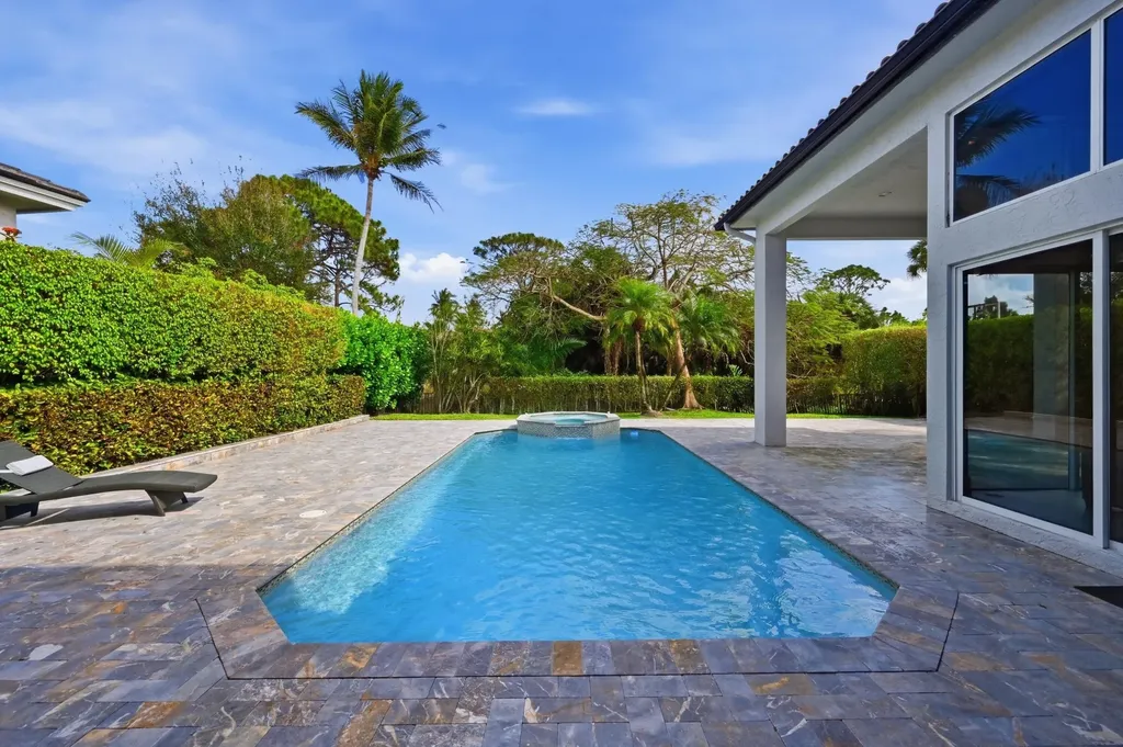 5006 NW 24th Circle Boca Raton FL 33431