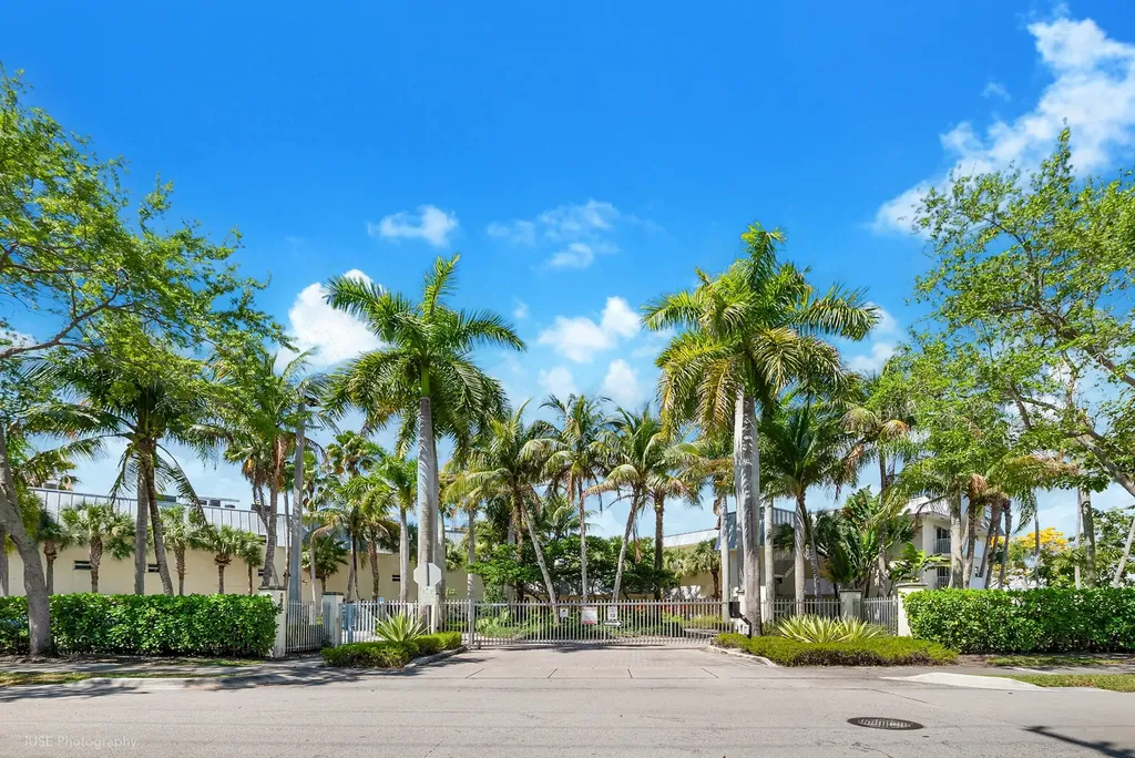 8950 SW 69th Court Pinecrest FL 33156