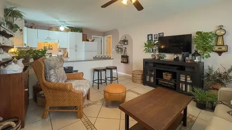 902 NE 34th Street Oakland Park FL 33334