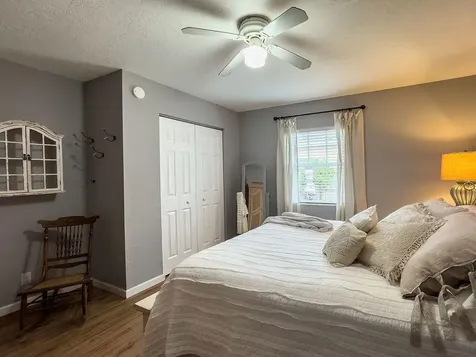 902 NE 34th Street Oakland Park FL 33334