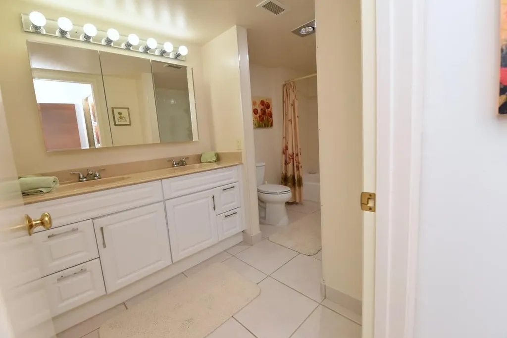 17 E Stratford Drive Drive E Boynton Beach FL 33436