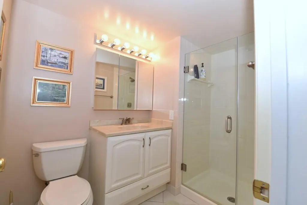 17 E Stratford Drive Drive E Boynton Beach FL 33436