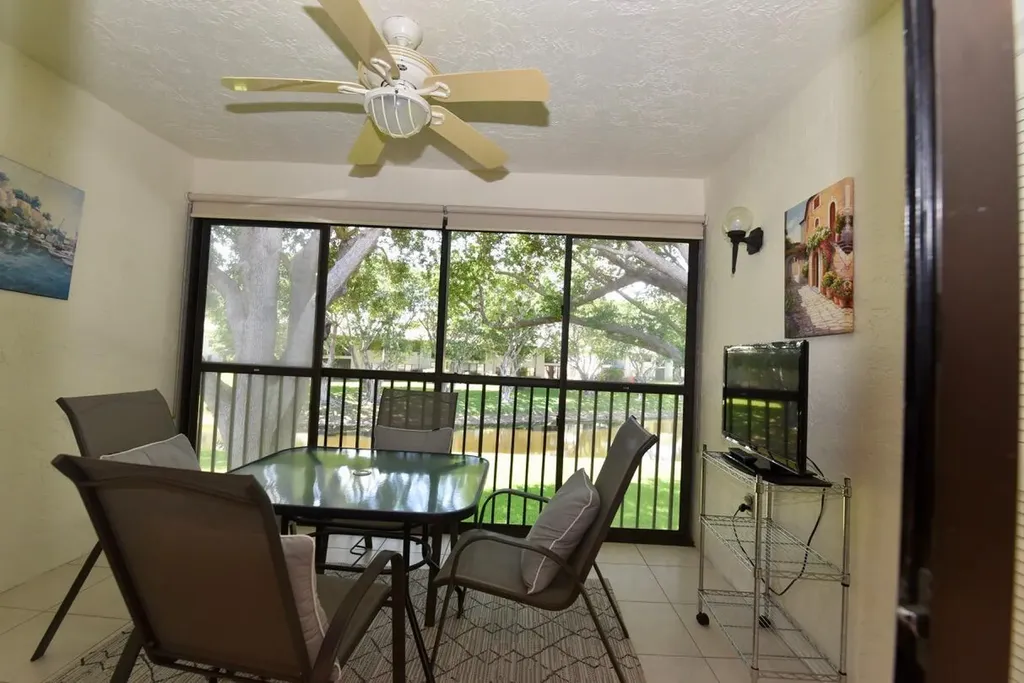 17 E Stratford Drive Drive E Boynton Beach FL 33436