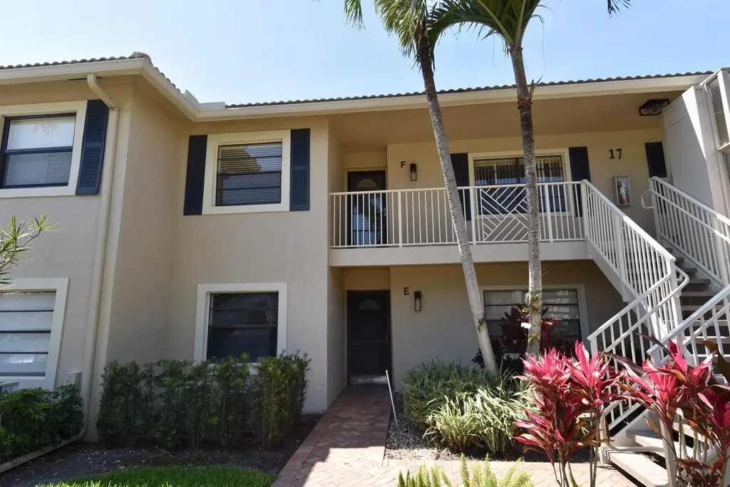 17 E Stratford Drive Drive E Boynton Beach FL 33436