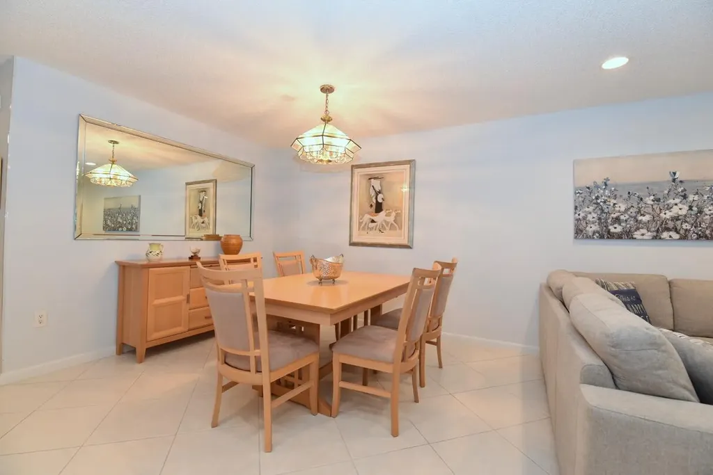 17 E Stratford Drive Drive E Boynton Beach FL 33436