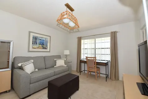 17 E Stratford Drive Drive E Boynton Beach FL 33436