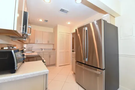 17 E Stratford Drive Drive E Boynton Beach FL 33436