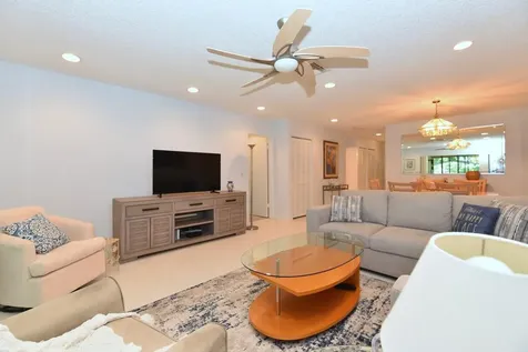 17 E Stratford Drive Drive E Boynton Beach FL 33436