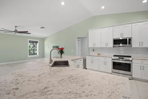 3013 SE Jefferson Street Stuart FL 34997