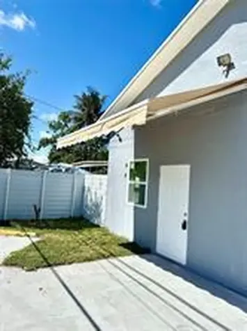 257 SW 12th Street Dania Beach FL 33004