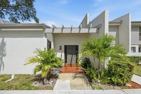 1097 NW 98th Terrace Pembroke Pines FL 33024