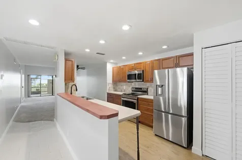 1097 NW 98th Terrace Pembroke Pines FL 33024