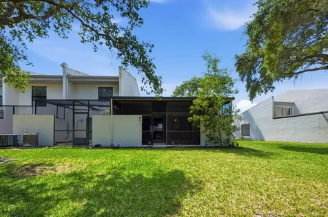 1097 NW 98th Terrace Pembroke Pines FL 33024