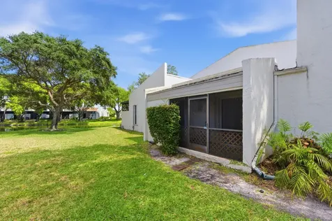 1097 NW 98th Terrace Pembroke Pines FL 33024
