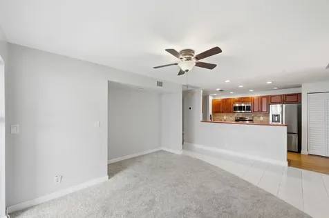 1097 NW 98th Terrace Pembroke Pines FL 33024