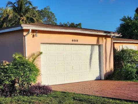 4444 NW 42nd Avenue Lauderdale Lakes FL 33319