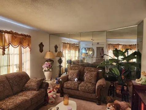 4444 NW 42nd Avenue Lauderdale Lakes FL 33319