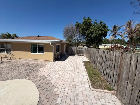 2185 SW Wayne Street Port St Lucie FL 34984