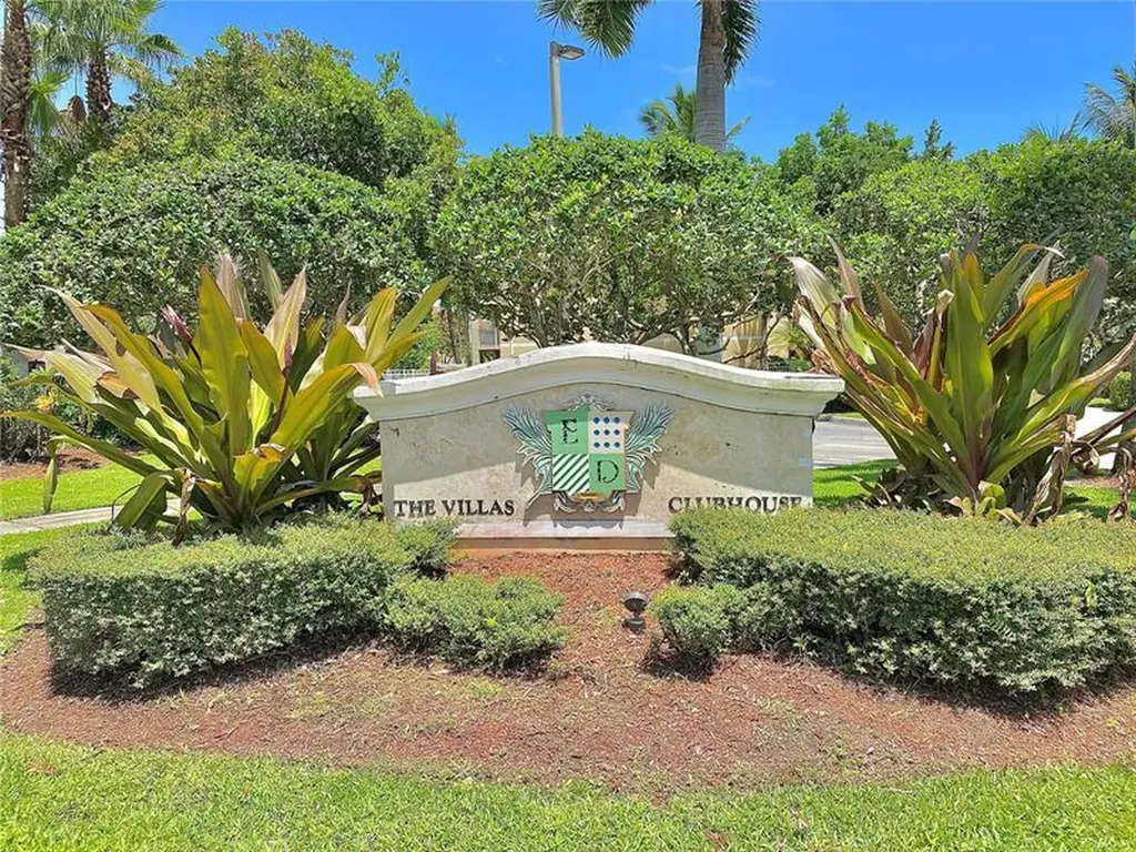 6394 Emerald Dunes Drive West Palm Beach FL 33411