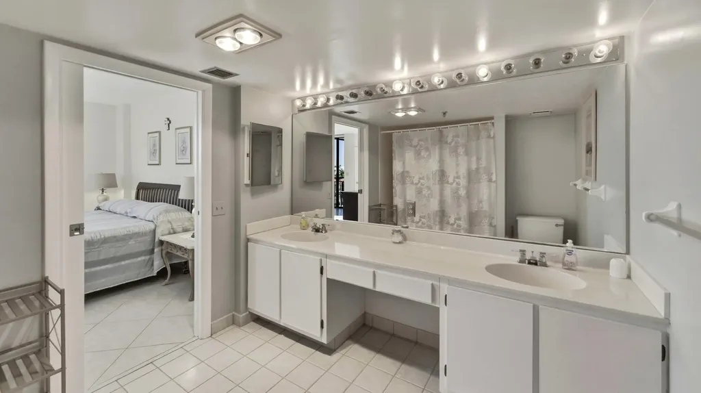 2300 NE 33rd Avenue Fort Lauderdale FL 33305