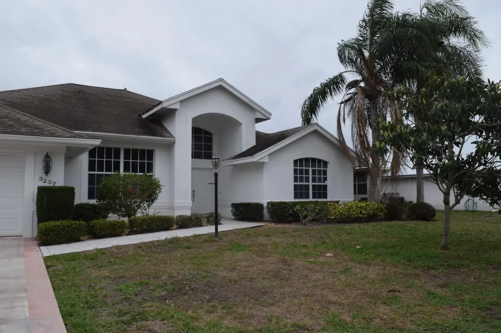 3237 SE Morningside Boulevard Port St Lucie FL 34952