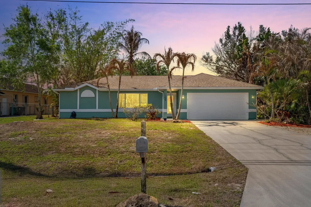 166 SW Andover Court Port St Lucie FL 34953