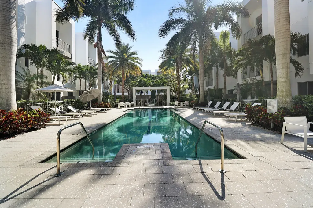4033 NW 17th Way Boca Raton FL 33431