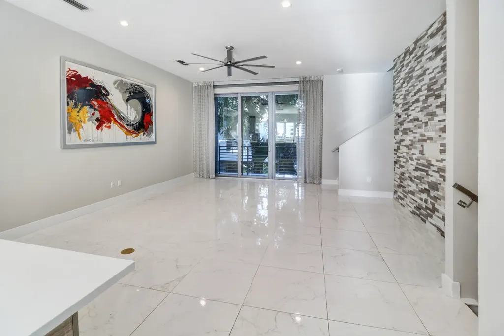 4033 NW 17th Way Boca Raton FL 33431