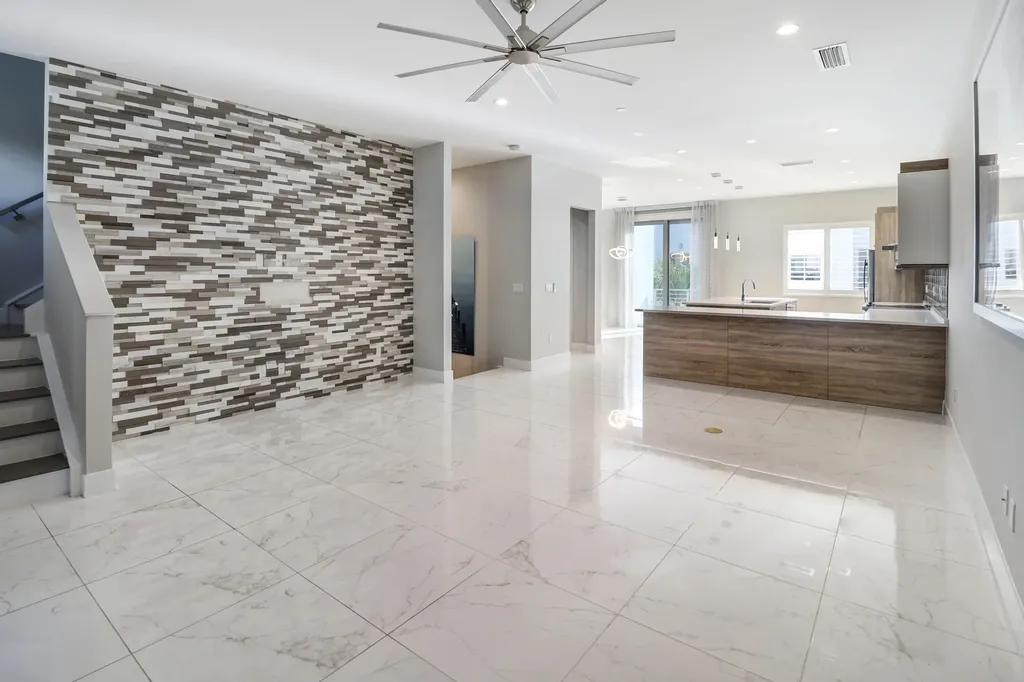 4033 NW 17th Way Boca Raton FL 33431