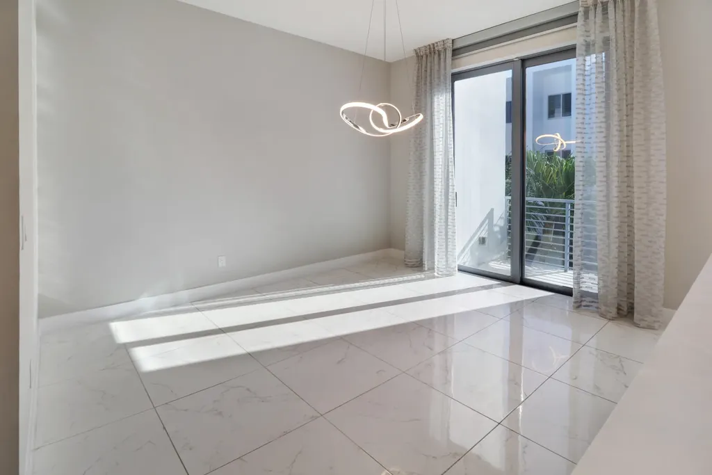4033 NW 17th Way Boca Raton FL 33431