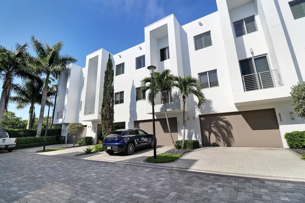 4033 NW 17th Way Boca Raton FL 33431