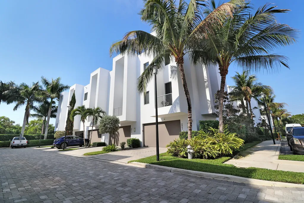 4033 NW 17th Way Boca Raton FL 33431