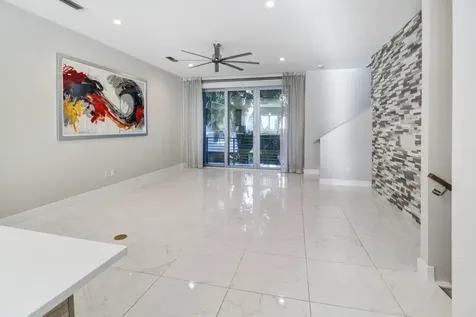 4033 NW 17th Way Boca Raton FL 33431