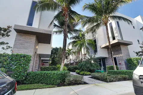 4033 NW 17th Way Boca Raton FL 33431