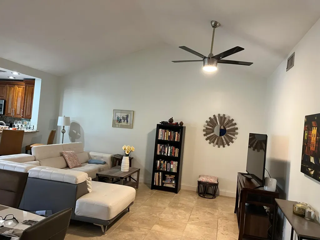 6549 Via Regina Boca Raton FL 33433