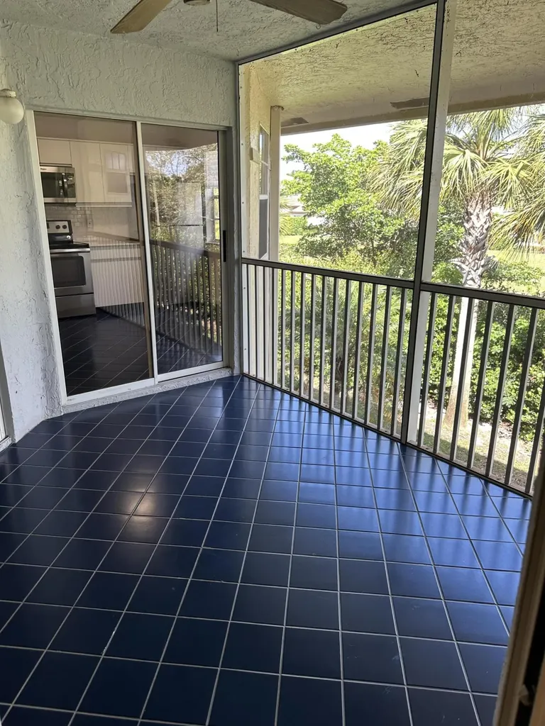 6703 Via Regina Boca Raton FL 33433
