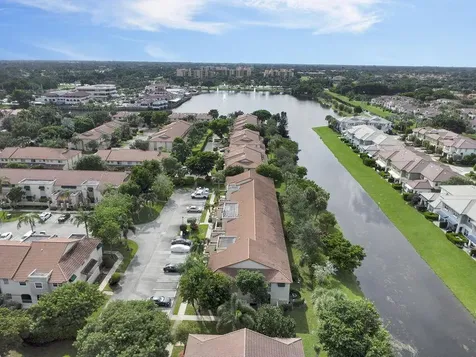 6703 Via Regina Boca Raton FL 33433