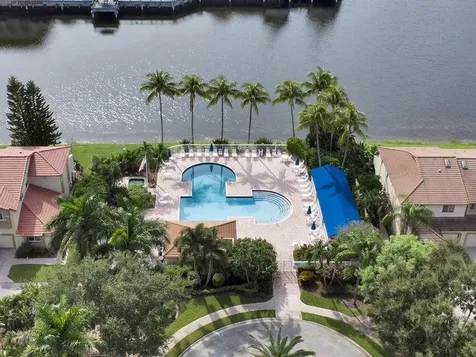 6703 Via Regina Boca Raton FL 33433