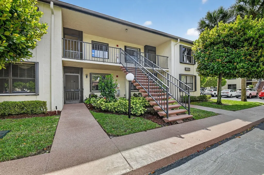 7855 Willow Spring Drive Lake Worth FL 33467