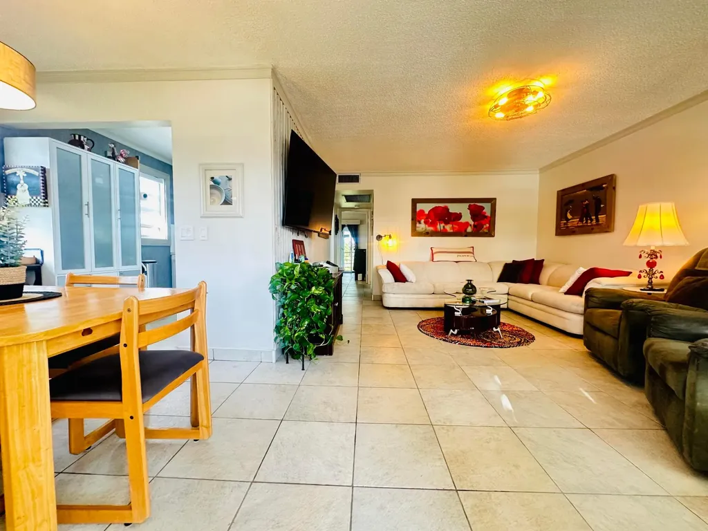 200 Ventnor L Deerfield Beach FL 33442