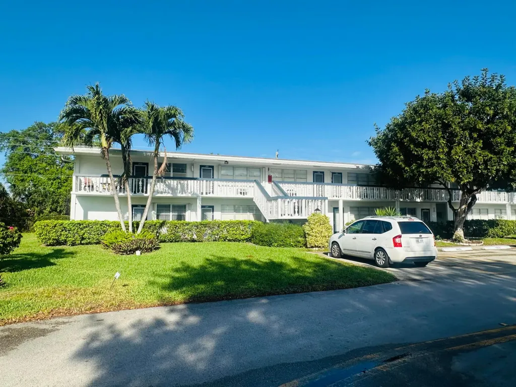 200 Ventnor L Deerfield Beach FL 33442